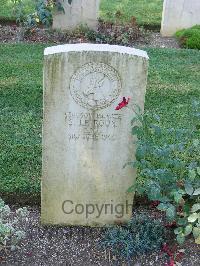 Cassino War Cemetery - Le Roux, S